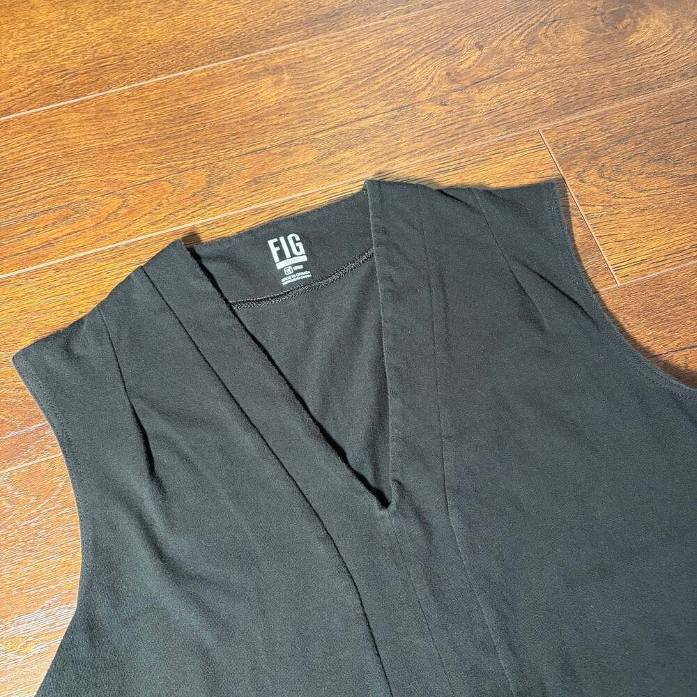 FIG Clothing Black Sleeveless V-Neck Top, Size M - Made in Canada - Picture 2 of 5